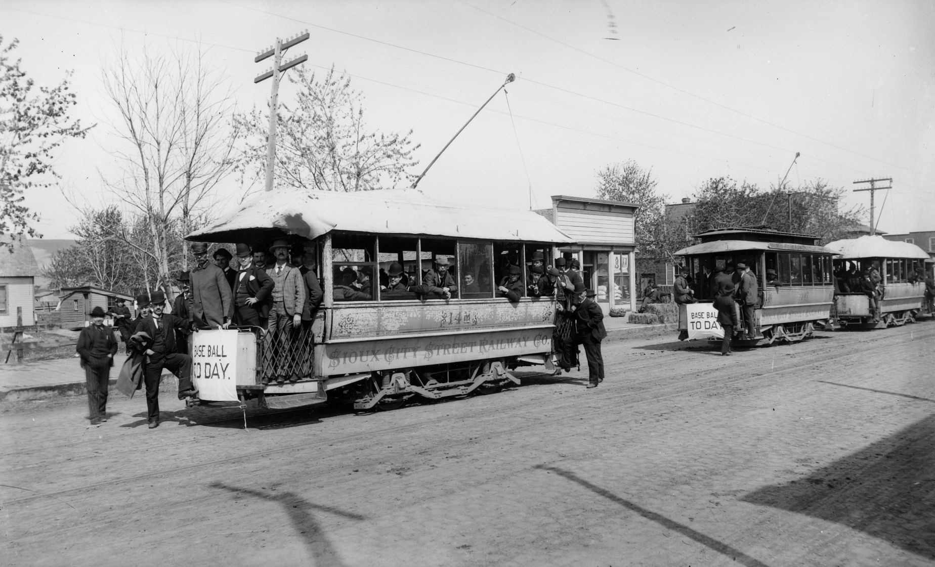 Streetcar on Center St, near W. 7th,ca. 1893